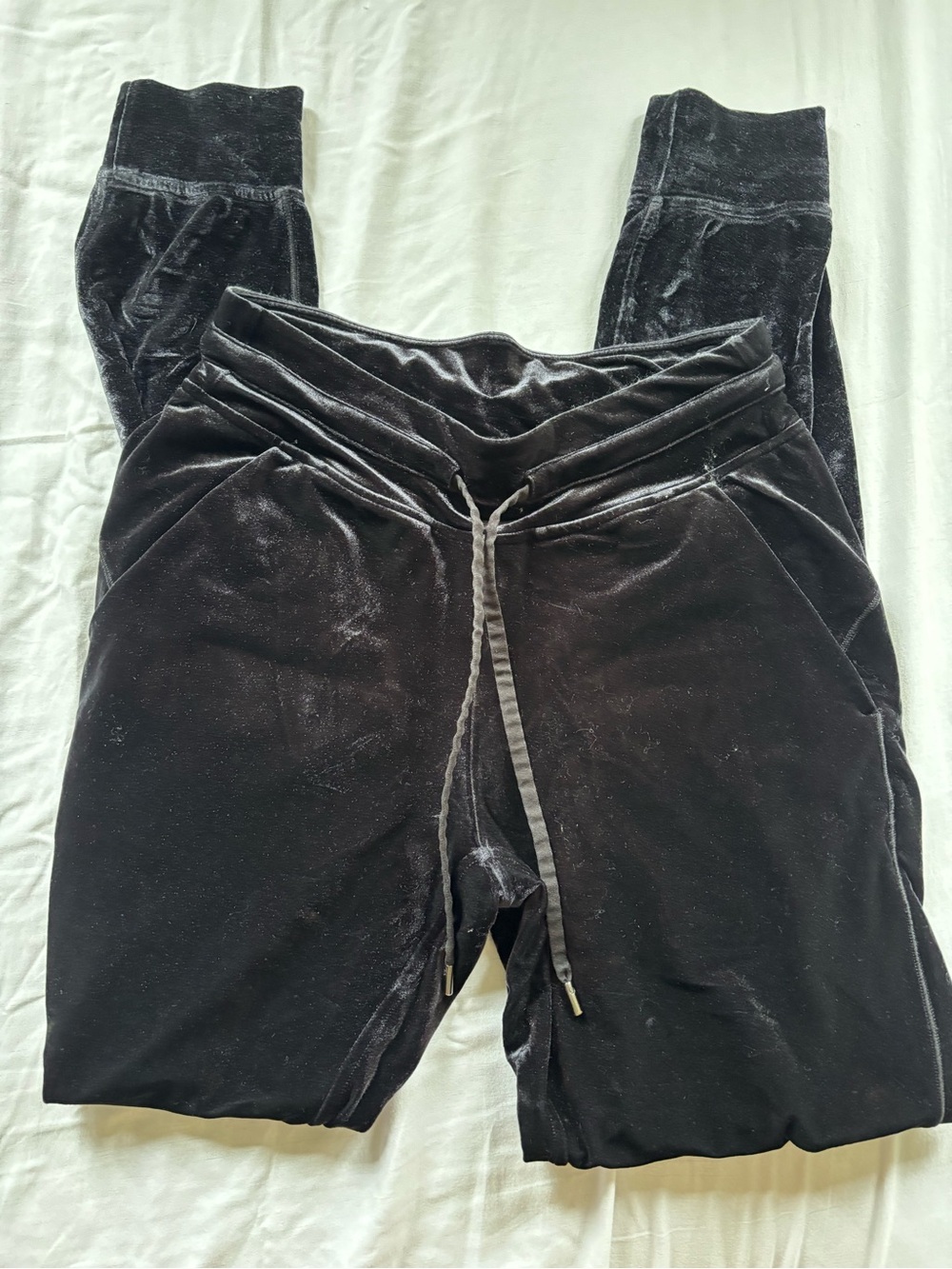 Lululemon Ready to Crush high rise Velour Jogger full length